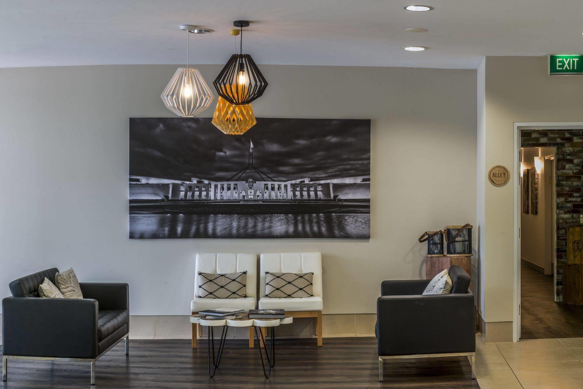 Pacific Suites Canberra Bagian luar foto