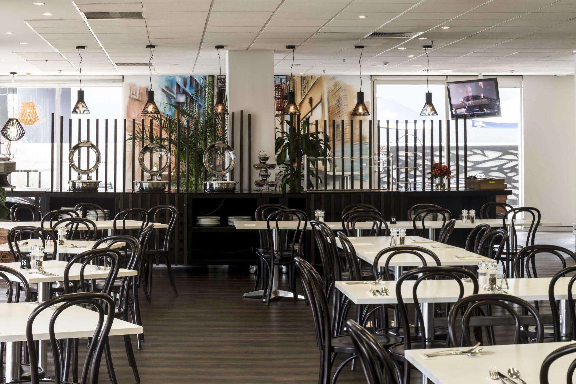 Pacific Suites Canberra Bagian luar foto