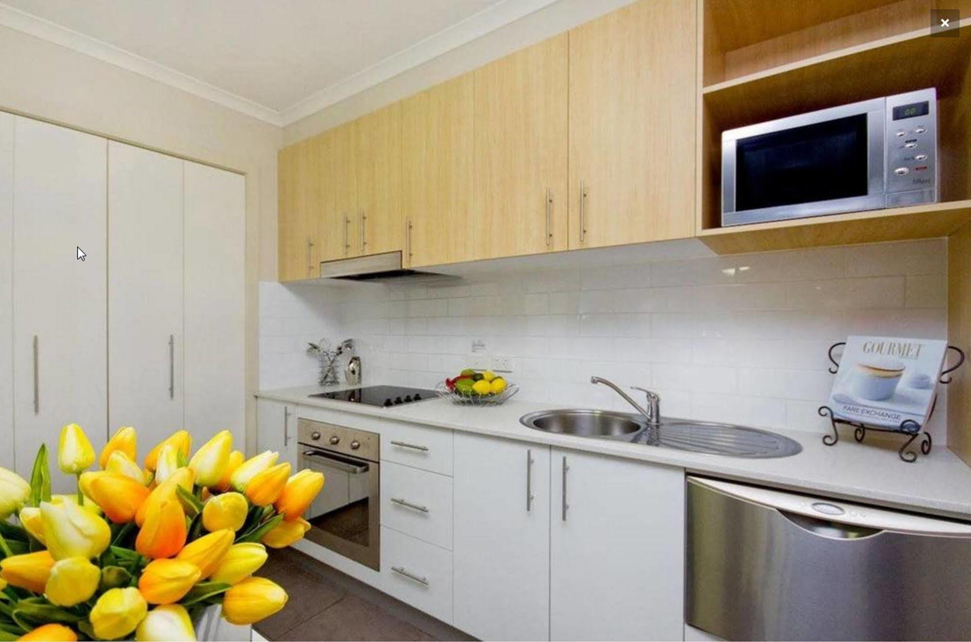 Pacific Suites Canberra Bagian luar foto