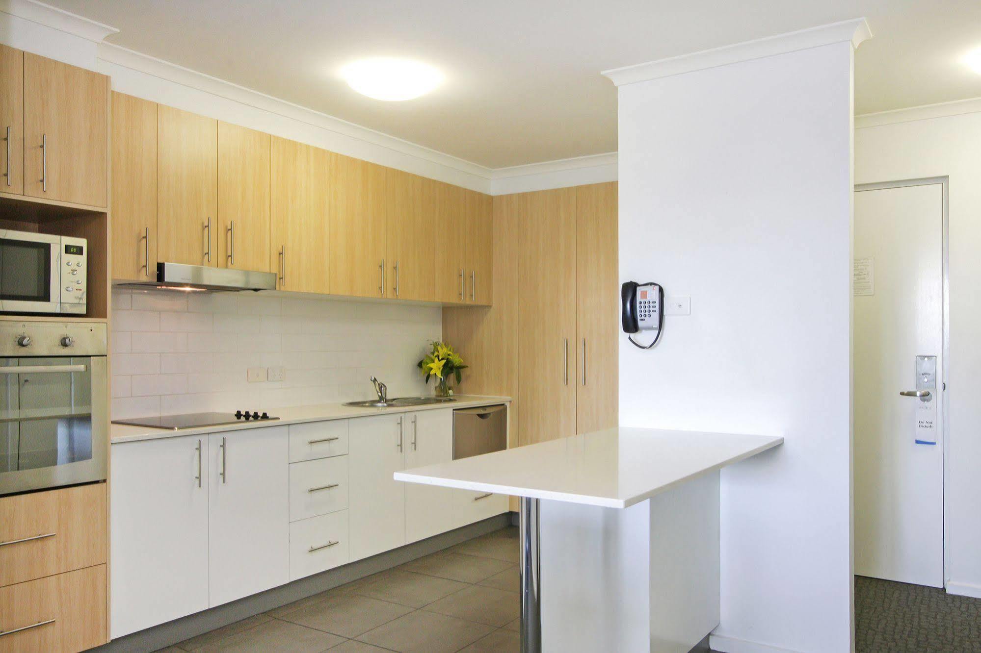 Pacific Suites Canberra Bagian luar foto