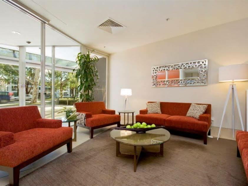 Pacific Suites Canberra Bagian luar foto