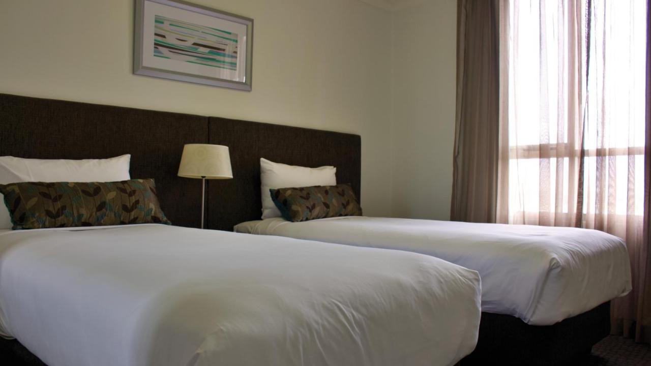 Pacific Suites Canberra Bagian luar foto