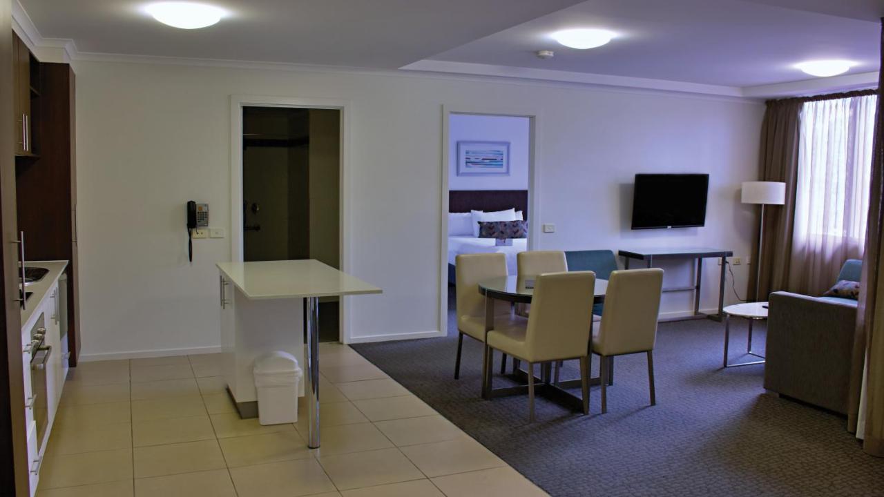 Pacific Suites Canberra Bagian luar foto